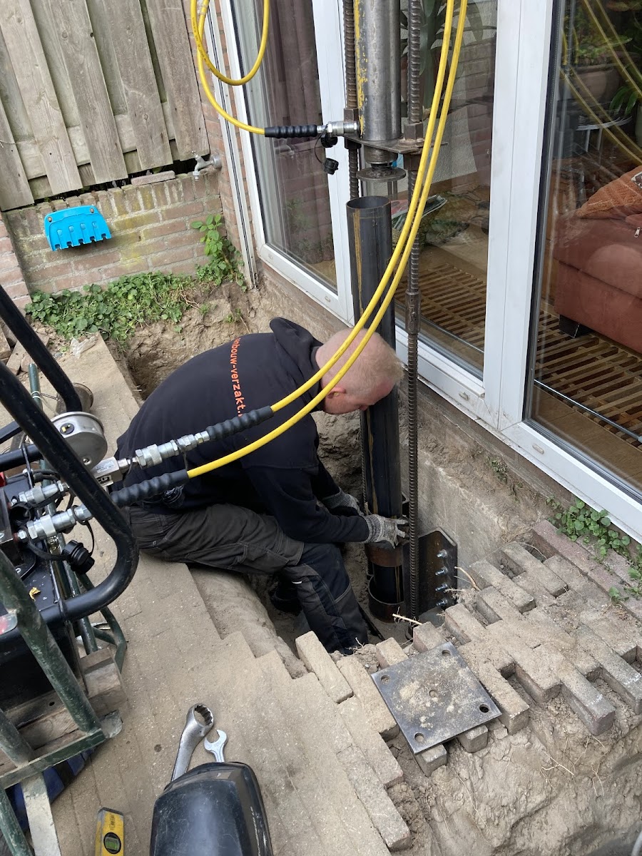 Aanbouw Verzakt