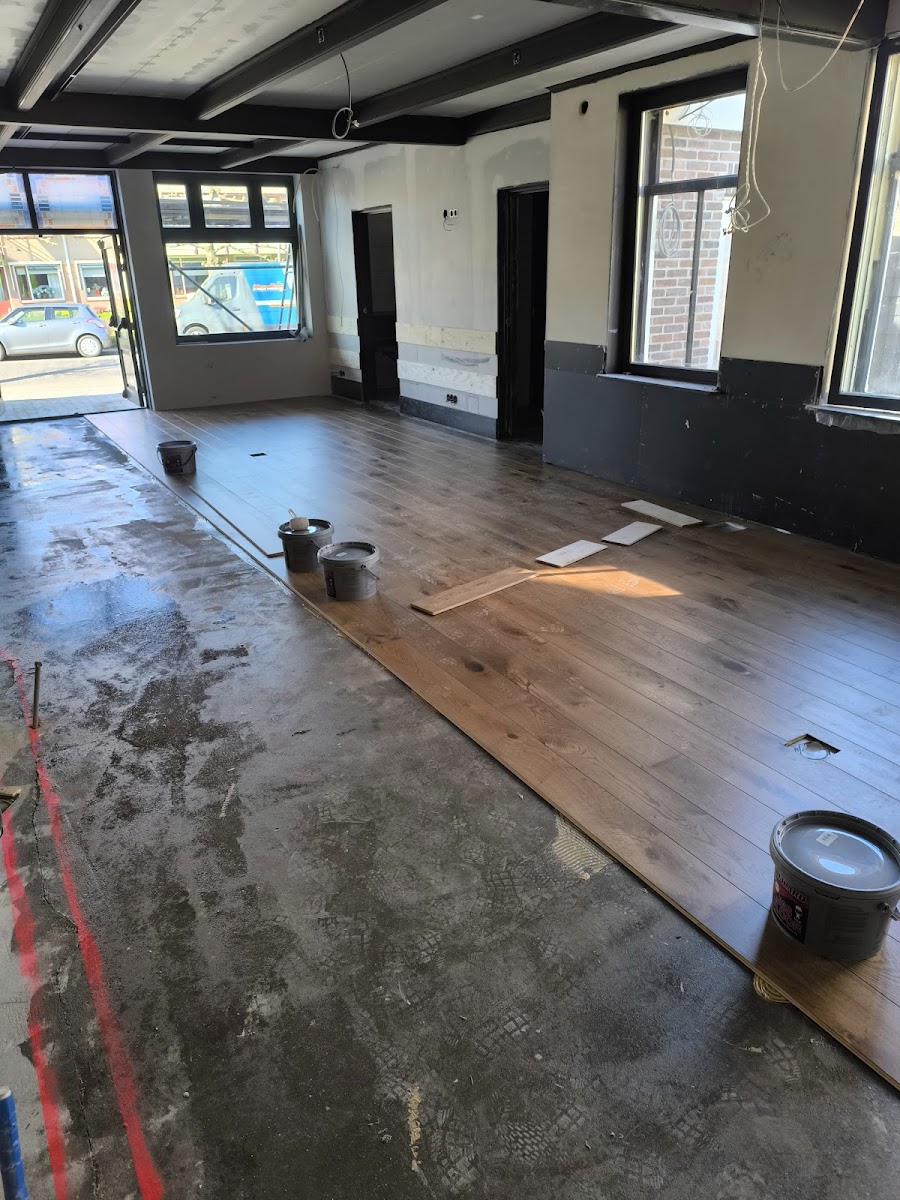 Parquet flooring center